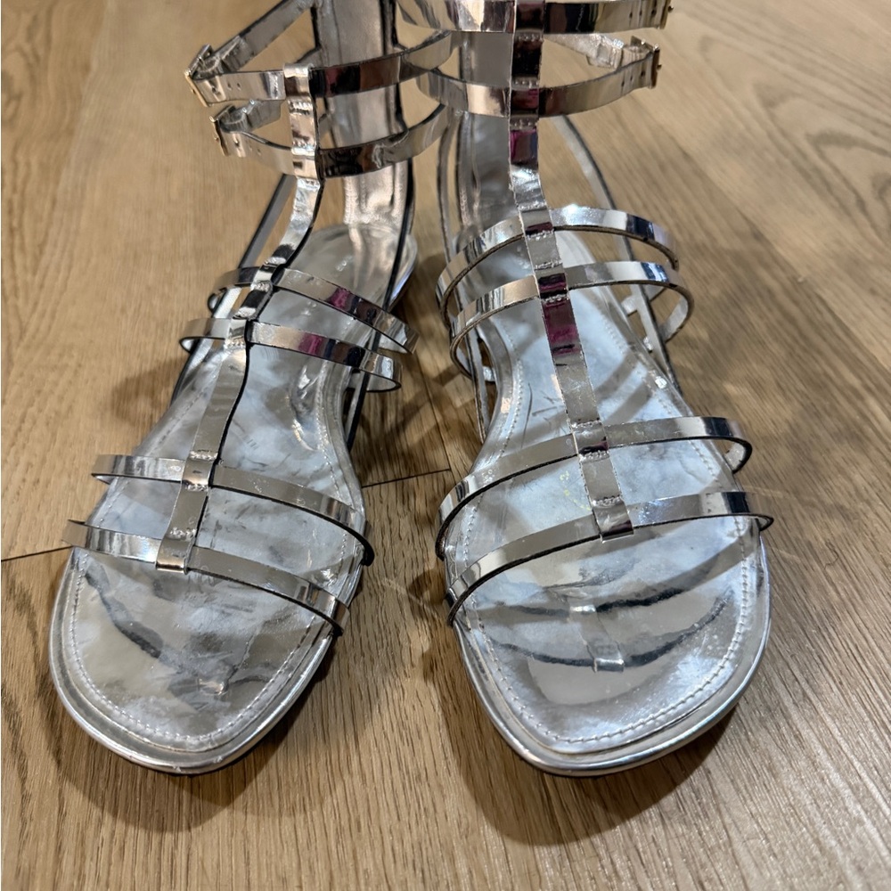 Tory Burch CAPRI GLADIATOR SANDALS Size 6.5 Metallic Silver